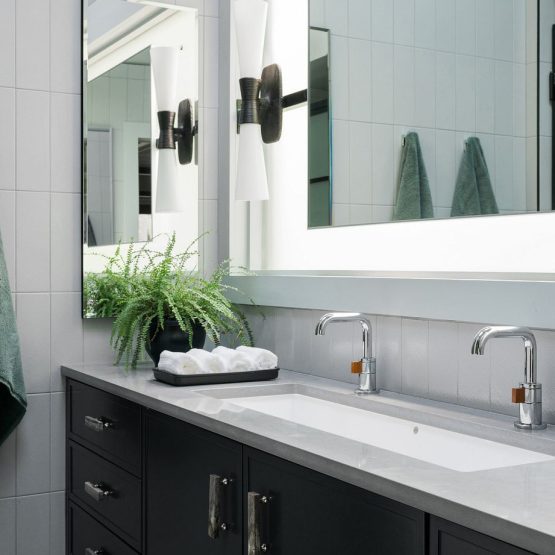Cambria Vanity with oversize sink