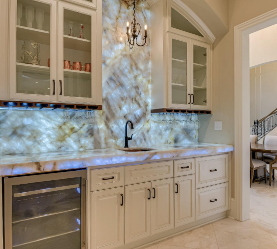 Cristallo Quartzite Backlit